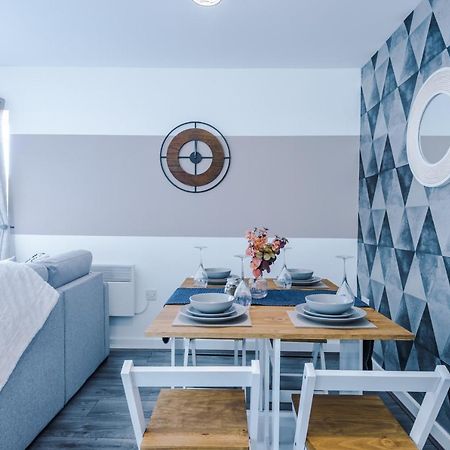 Stunning 2 Bed Apt By Greenstay Serviced Accommodation - Located In Formby Village - Perfect For Short & Long Stays - Couples, Friends & Families & Business Travellers All Welcome - Dog Friendly - 7 外观 照片