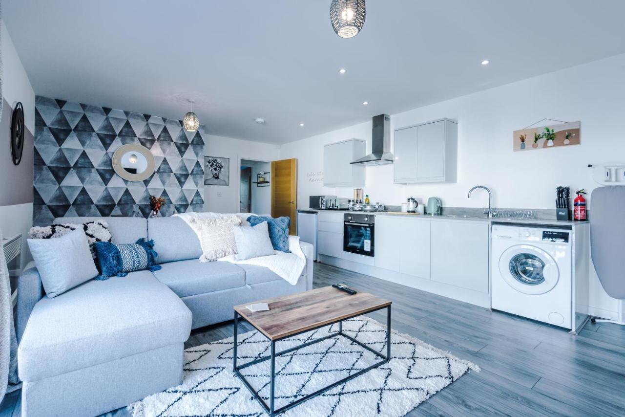 Stunning 2 Bed Apt By Greenstay Serviced Accommodation - Located In Formby Village - Perfect For Short & Long Stays - Couples, Friends & Families & Business Travellers All Welcome - Dog Friendly - 7 外观 照片