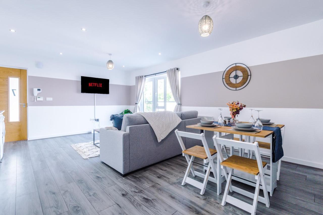Stunning 2 Bed Apt By Greenstay Serviced Accommodation - Located In Formby Village - Perfect For Short & Long Stays - Couples, Friends & Families & Business Travellers All Welcome - Dog Friendly - 7 外观 照片